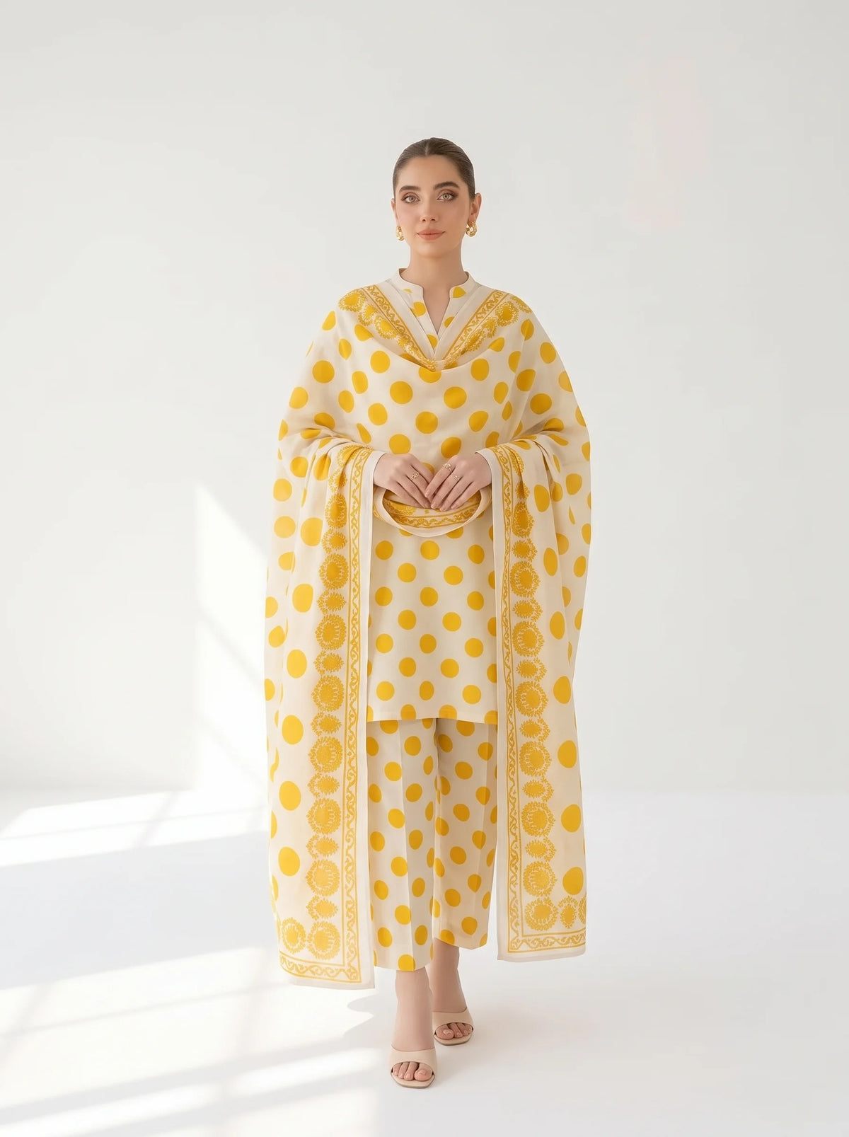 Swiss Lawn (Polka Dots)