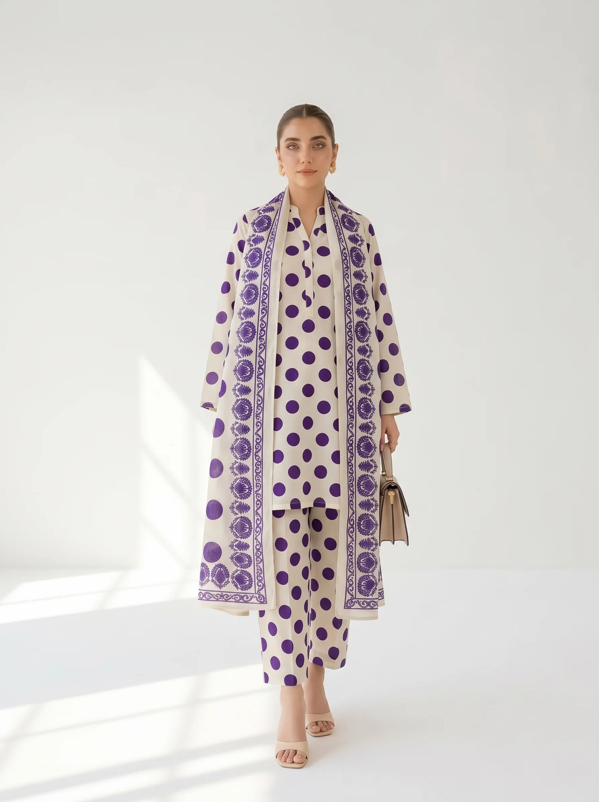Swiss Lawn (Polka Dots)